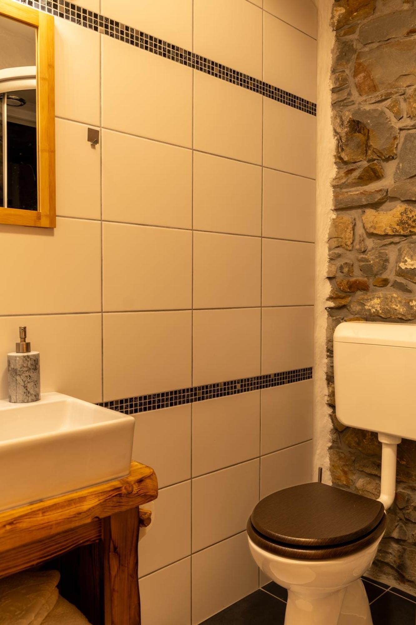 Wine House Rakar Guest House Gračišče Bagian luar foto
