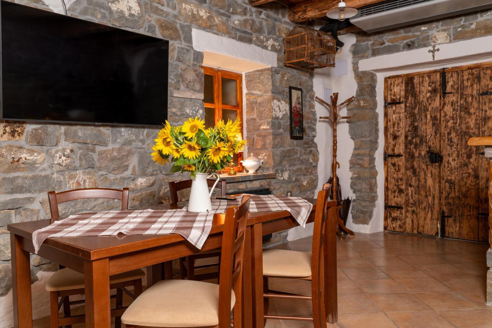 Wine House Rakar Guest House Gračišče Bagian luar foto